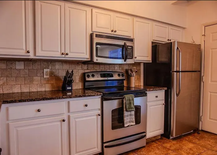Cozy Townhouse In Uptown! Phoenix